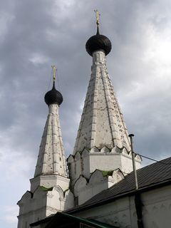 Углич, Алексеевский монастырь. В 1920-х годах И. Грабарь и П. Барановский провели первые работы по реставрации Успенской церкви.