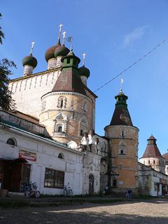 Борисоглебский, Сретенская надвратная церковь Борисоглебского монастыря.