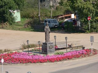 Борисоглебский, Памятник Иринарху Затворнику работы Зураба Церетели.