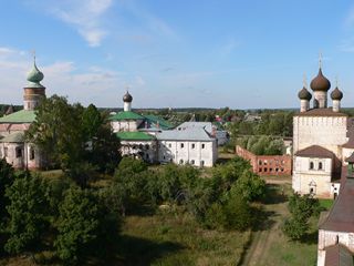 Борисоглебский, Борисо-Глебский монастырь. Борисоглебский собор, Благовещенская церковь и Сретенская церковь.