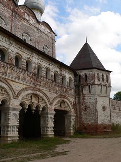 Борисоглебский, Борисо-Глебский монастырь. Ворота Сергиевской надвратной церкви.