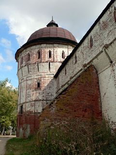 Борисоглебский, Борисо-Глебский монастырь. Угловая башня крепостной стены Борисоглебского монастыря.