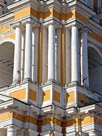 Собрать пазл: колокольня Новоспасского монастыря