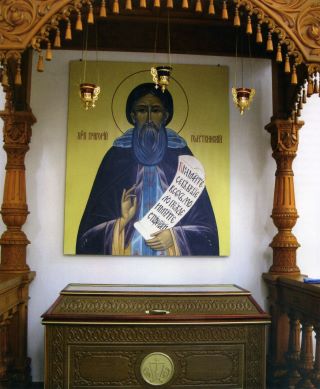 Икона прп. Григория Голутвинского и его надгробие в Богоявленском соборе