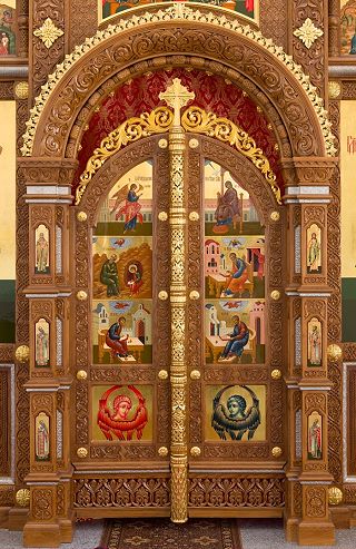 Царские врата иконостаса Никольской церкви, село Крюково, Московская область.